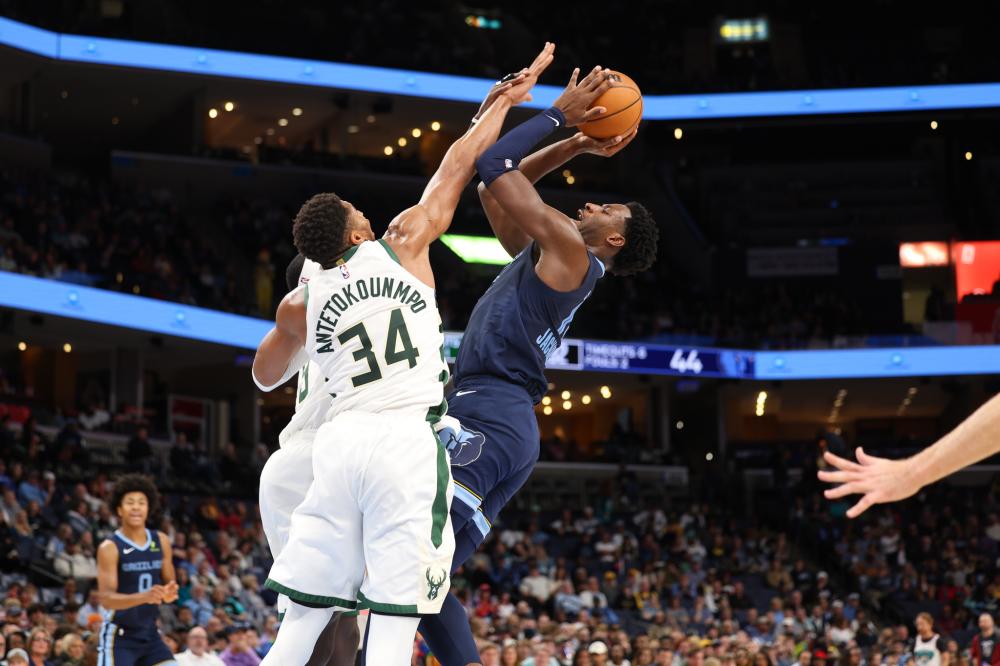 韦德抱拳致 韦德抱拳致