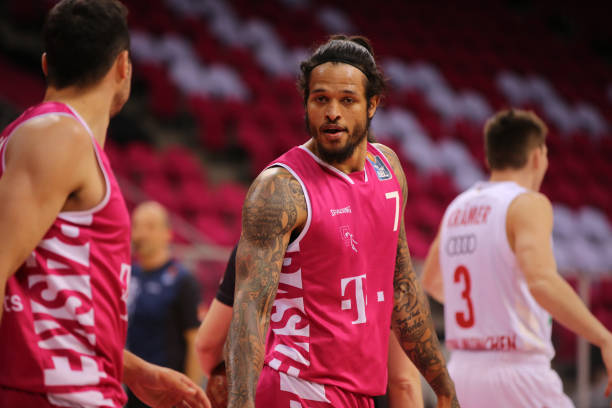 极大地影响 极大地影响